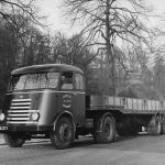 1950: DAF T60 met 2-assige oplegger