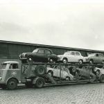 1952: DAF T60 met een Netam autotransport oplegger van Philippens & Co uit Rotterdam. Er staan 6 stuks Hillman Minx Mark VII op.